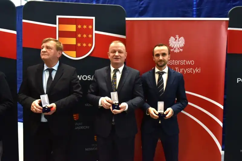 Wójt Gminy Korzenna z odznaką „Za Zasługi dla Sportu”