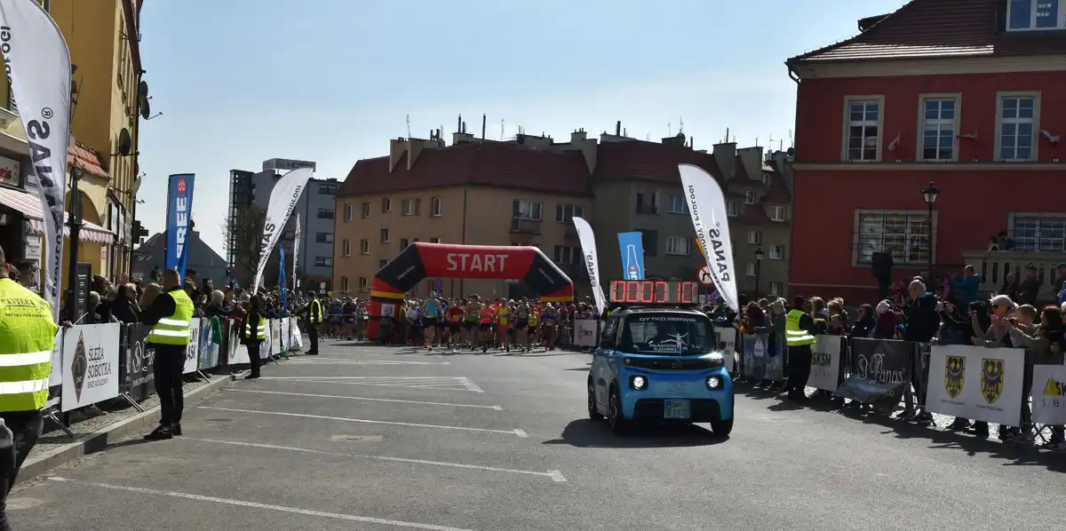 Gorlicki policjant na podium VIII Mistrzostw Polski Policji w Półmaratonie Ślężańskim