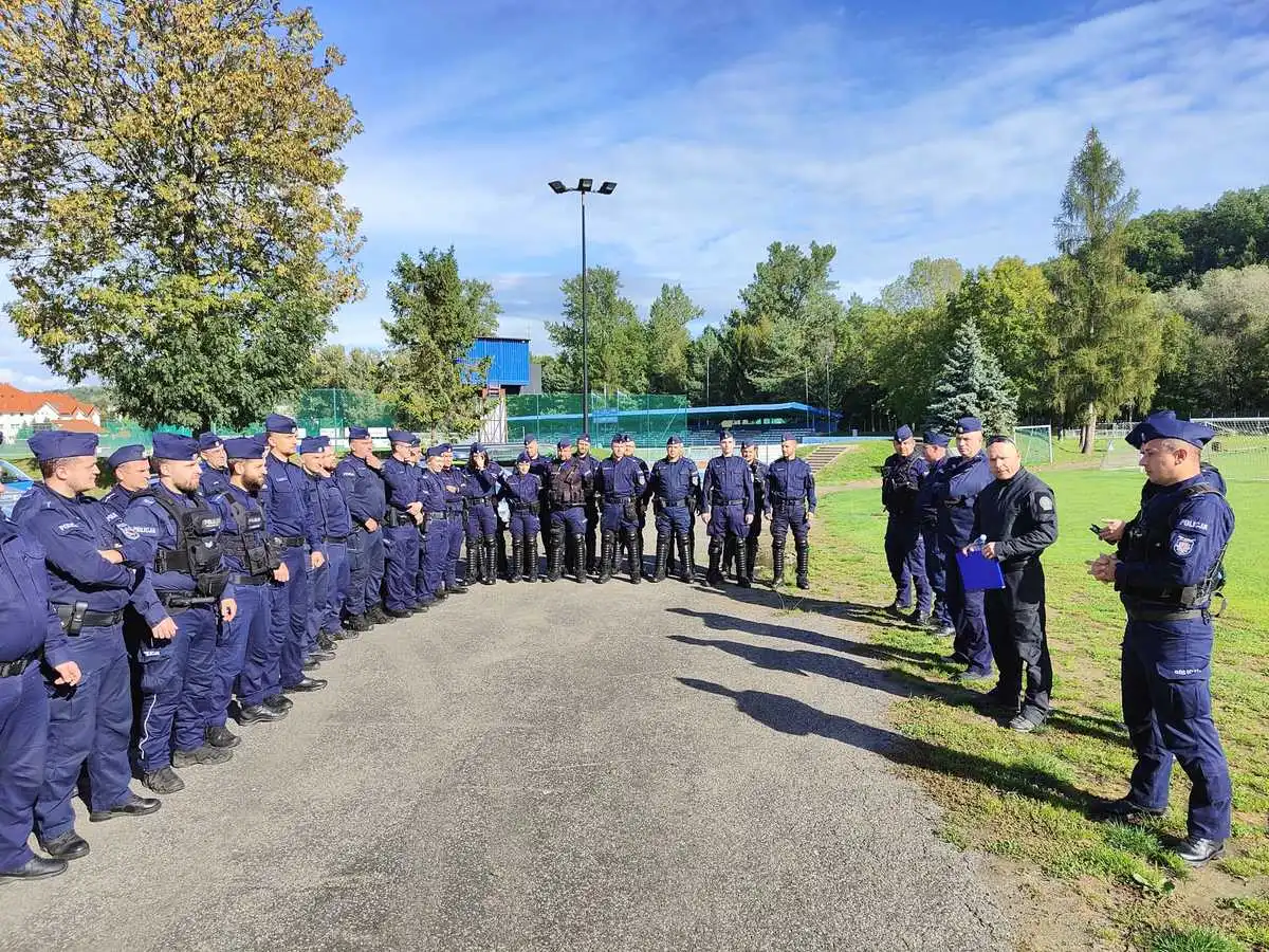 Stadion w Gorlicach areną policyjnych manewrów