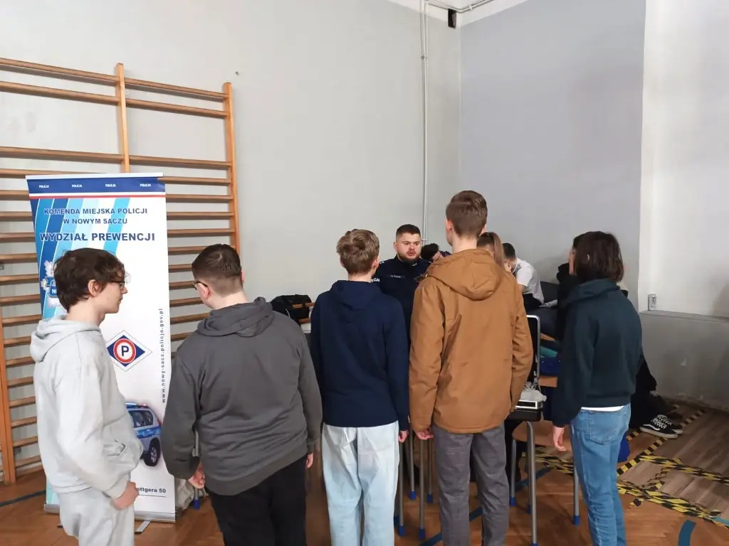 Jak wygląda codzienna praca policjanta? Uczniowie mogli się przekonać