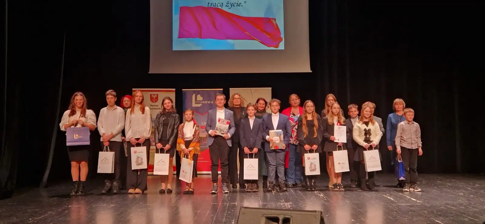 Młodzi artyści z Limanowszczyzny zachwycili na finale konkursu patriotycznego