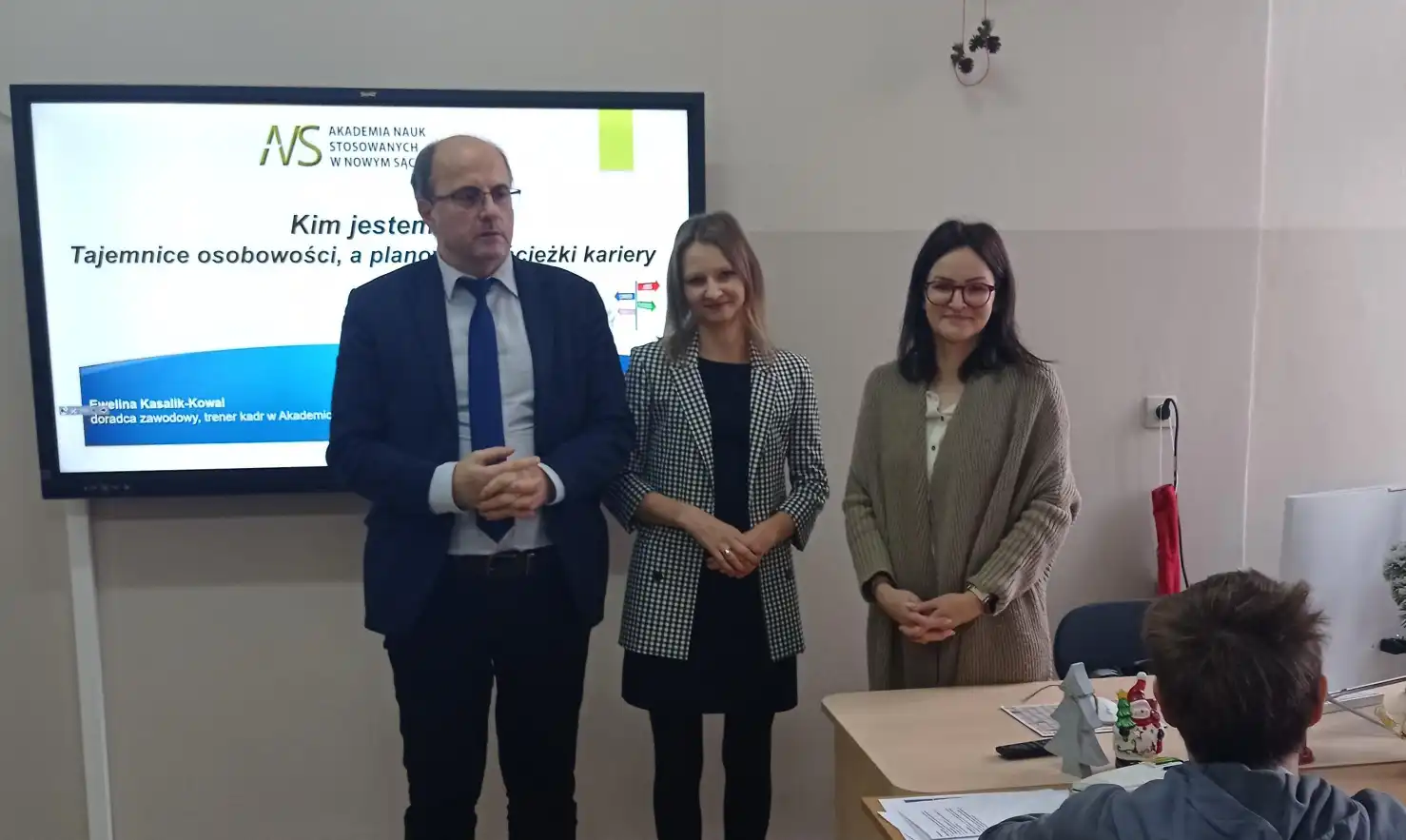 Uczniowie z Zespołu Szkół Akademickich im. Króla Bolesława Chrobrego w Nowym Sączu uczestniczyli w zajęciach z doradztwa zawodowego