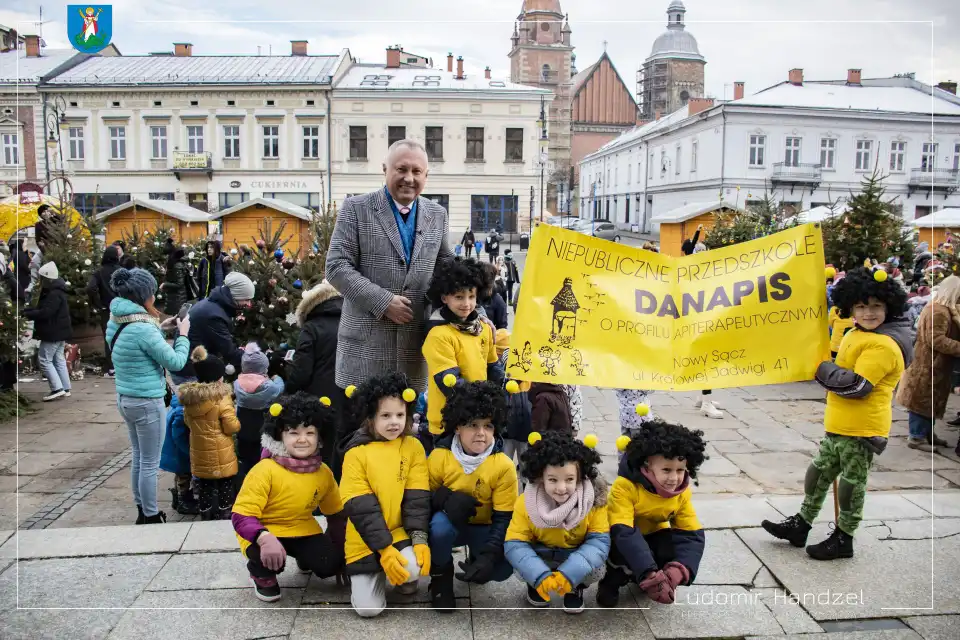 Na płycie nowosądeckiego rynku zrobiło się świątecznie