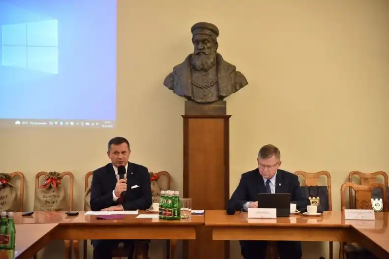 Posiedzenie Rady Naukowej ds. Strategicznych Kierunków Rozwoju Małopolski. Dyskutowano m.in. o zaplanowanej na jesień konferencji w Krynicy-Zdroju
