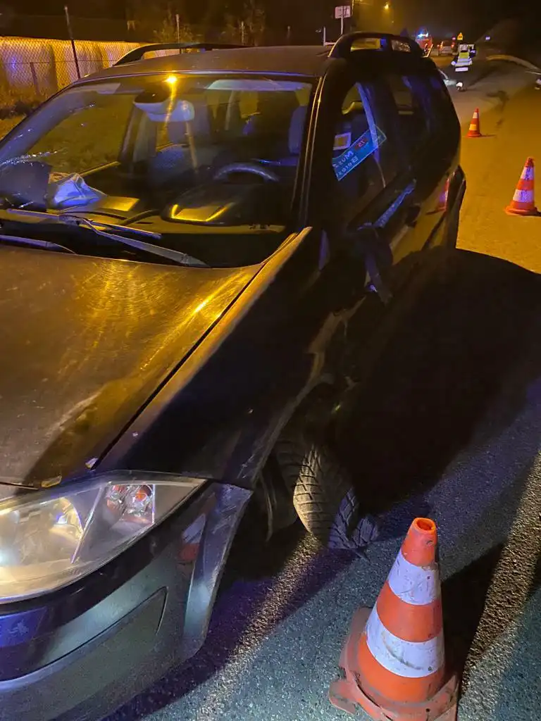 Kraksa na DK75 w Mochnaczce Wyżnej. Z jednego z pojazdów wyrwało koła