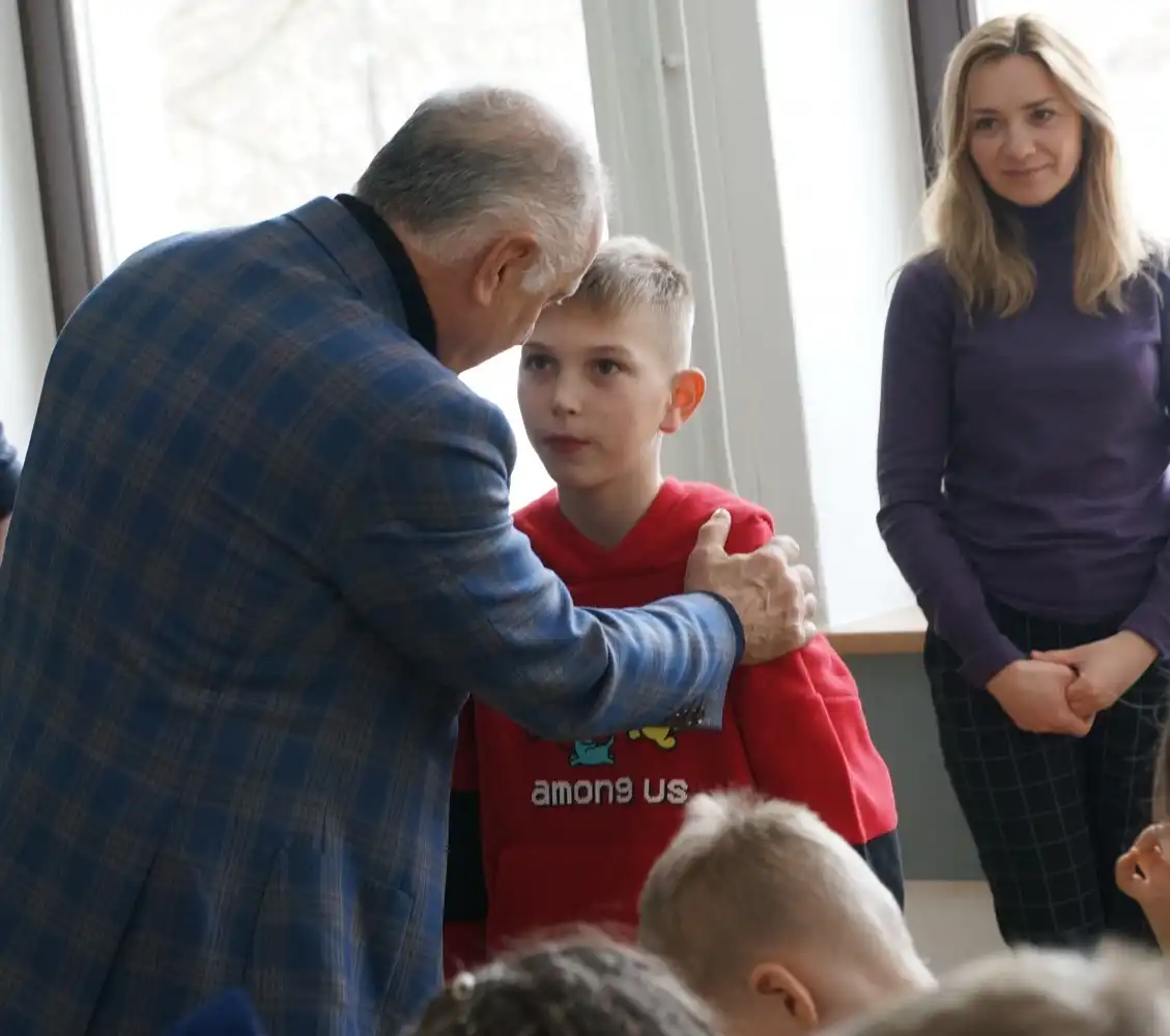 Starosta nowosądecki odwiedził dzieci z Ukrainy przebywające w DWD w Piwnicznej-Zdroju