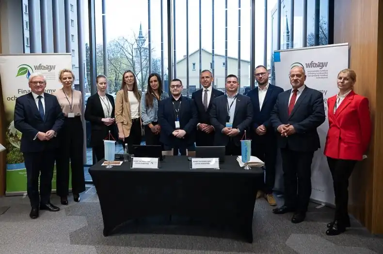 Pięciu nowych operatorów programu „Czyste Powietrze”. Pomogą w sprawniejszej wymianie kotłów bezklasowych w Małopolsce