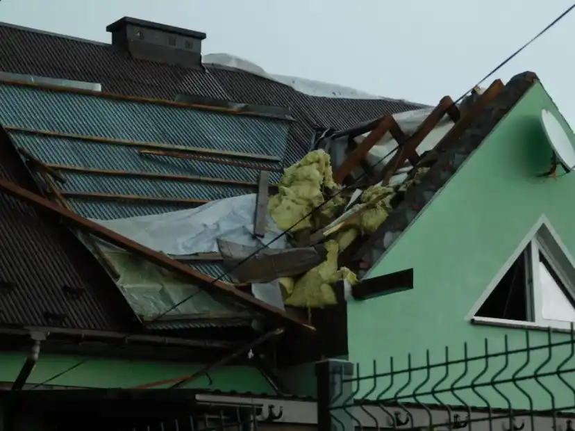 Gmina Chełmiec: Do poszkodowanych wskutek trąby powietrznej trafił już blisko 1 mln zł