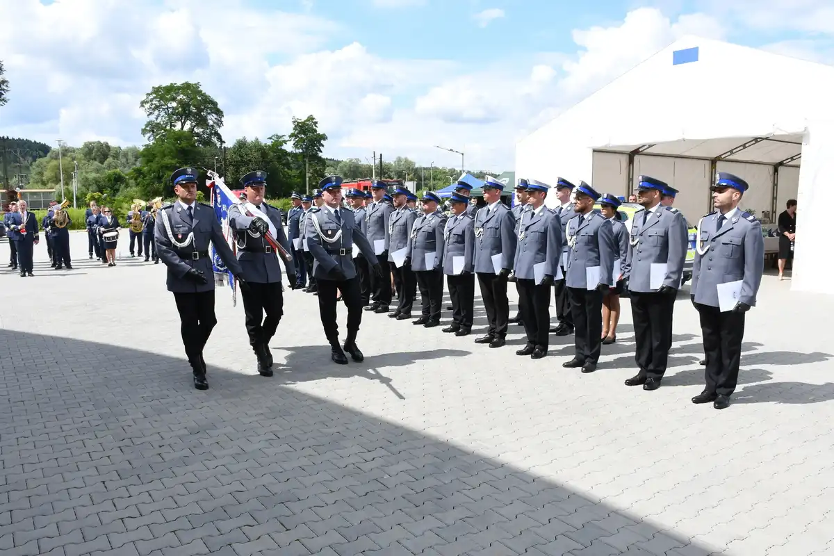 Święto Policji w powiecie gorlickim. Awanse, wyróżnienia i piknik dla mieszkańców