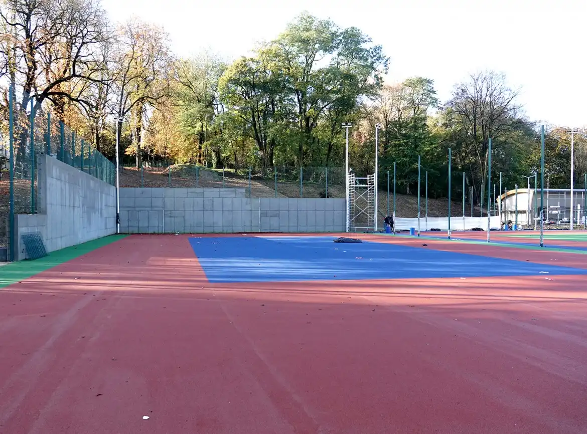Trwa budowa nowoczesnego kompleksu sportowego w Marcinkowicach