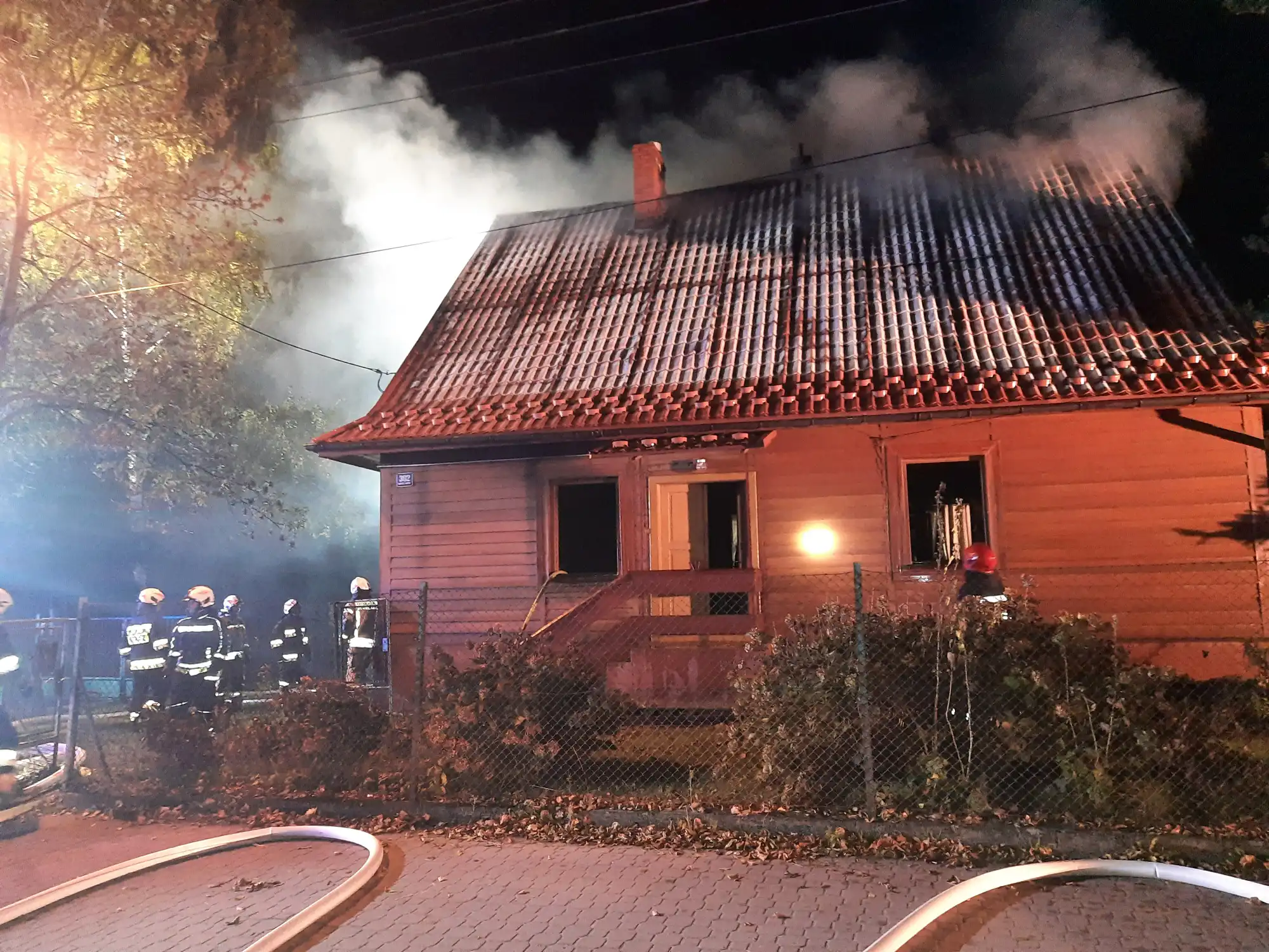Nocny pożar w Barcicach. W akcji 8 zastępów straży