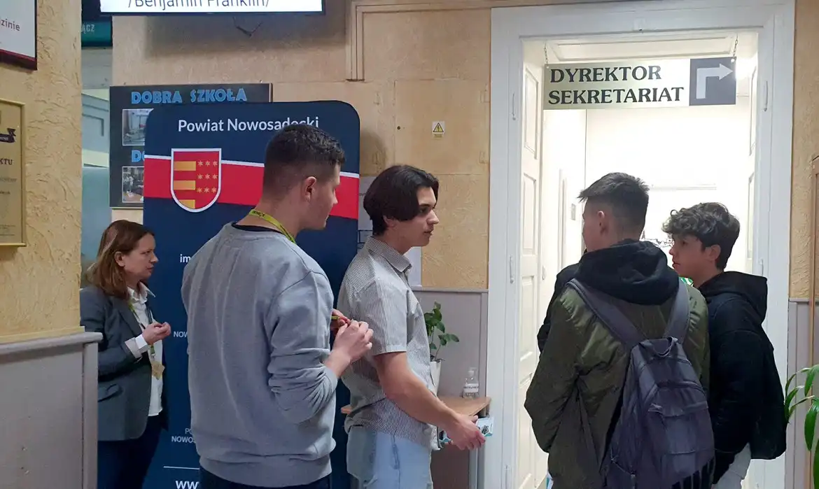 Dzień Otwarty w ZS w Starym Sączu. Szkołę odwiedziło ponad 150 osób