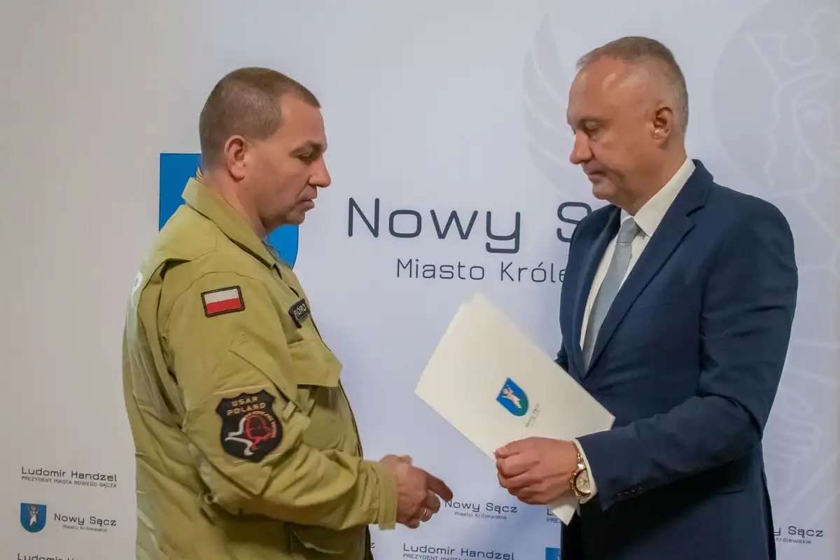 Nowy Sącz: Prezydent podziękował strażakom SGPR „Nowy Sącz” za działania ratownicze w Turcji