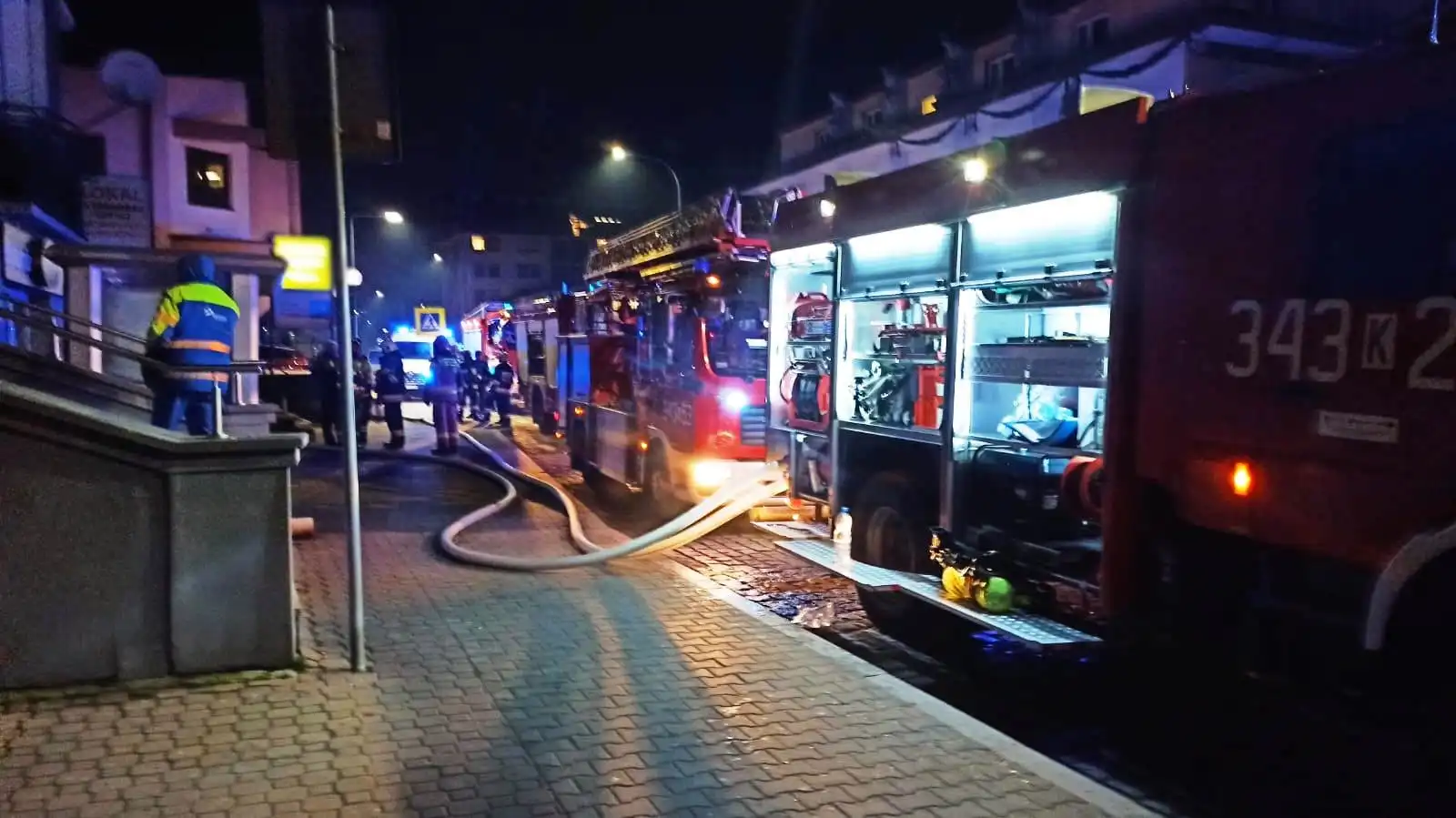 Pożar poddasza budynku w Krynicy-Zdroju. W akcji 9 zastępów straży pożarnej