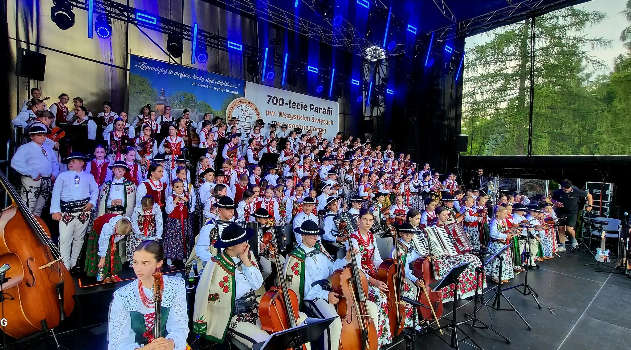 700-lecie Parafii w Łososinie Górnej. Wzruszający koncert Małej Armii Janosika poruszył serca