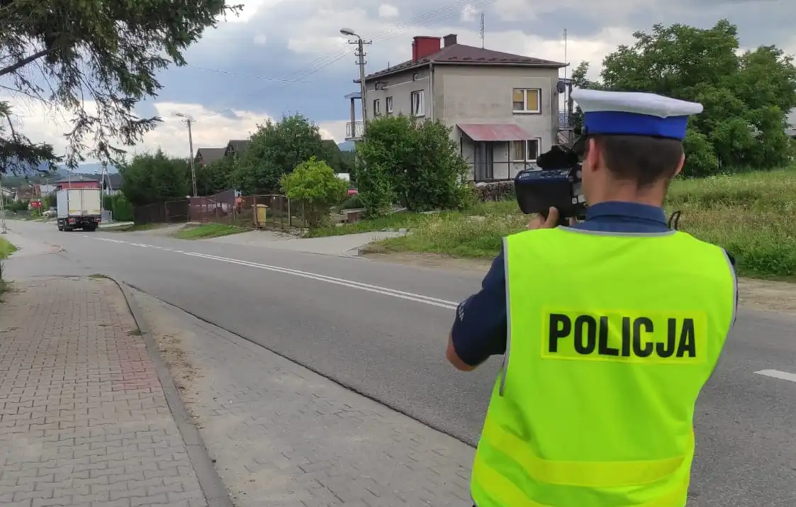 Sądecczyzna: Policjanci grupy SPEED kontrolowali prędkość. Blisko 200 kierowców jechało za szybko