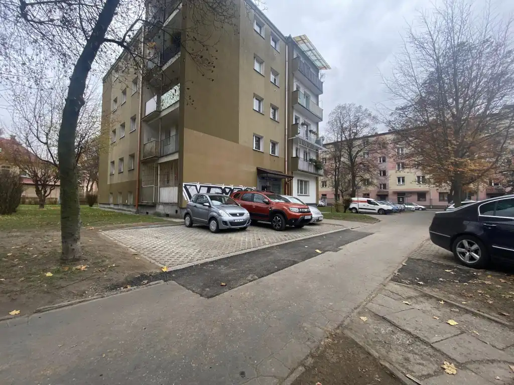 Zmiana na Osiedlu Przydworcowym. Nowe utwardzone miejsca parkingowe