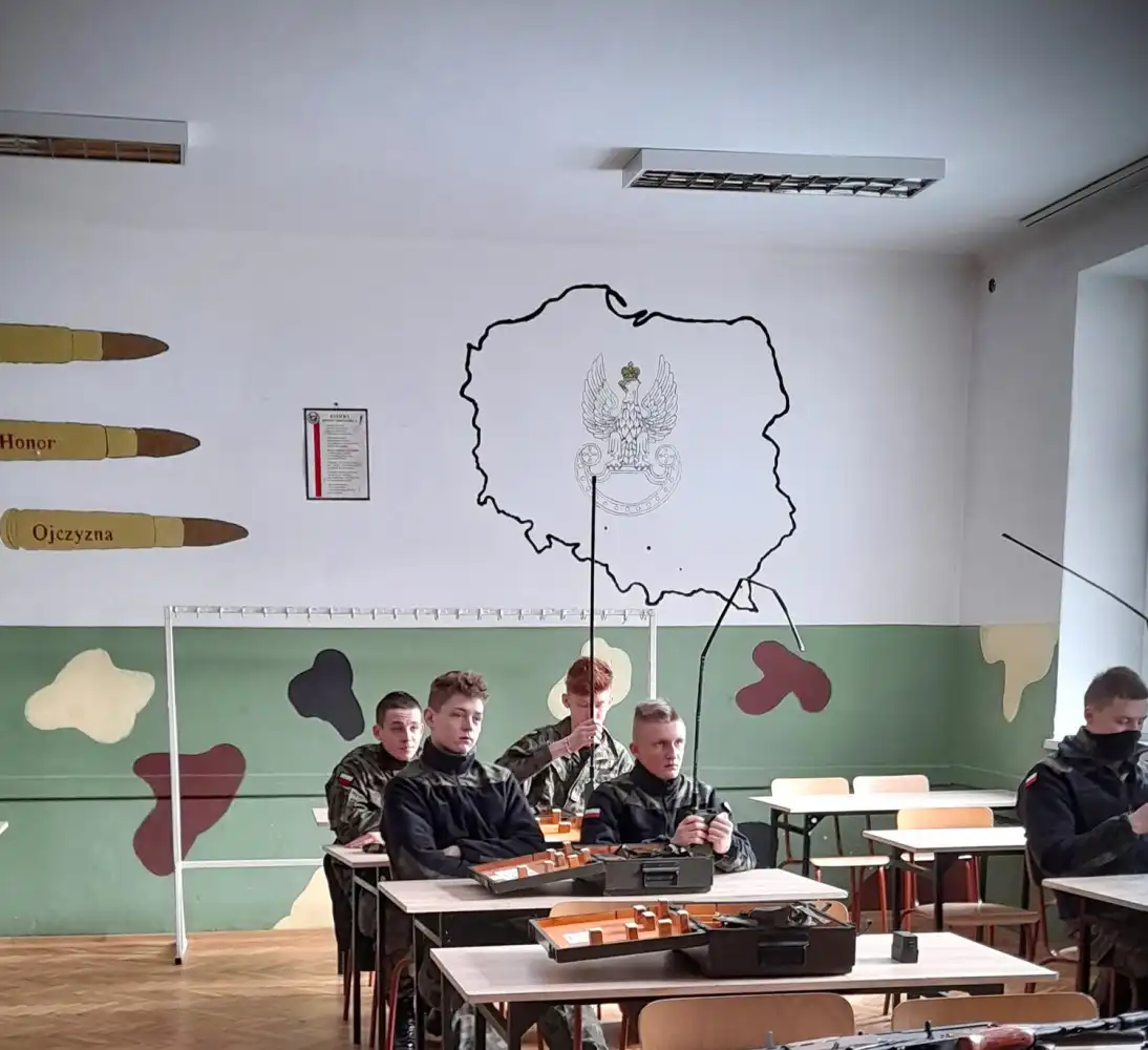 Uczniowie klas wojskowych ZS w Marcinkowicach uczą się jak prowadzić działania ofensywne