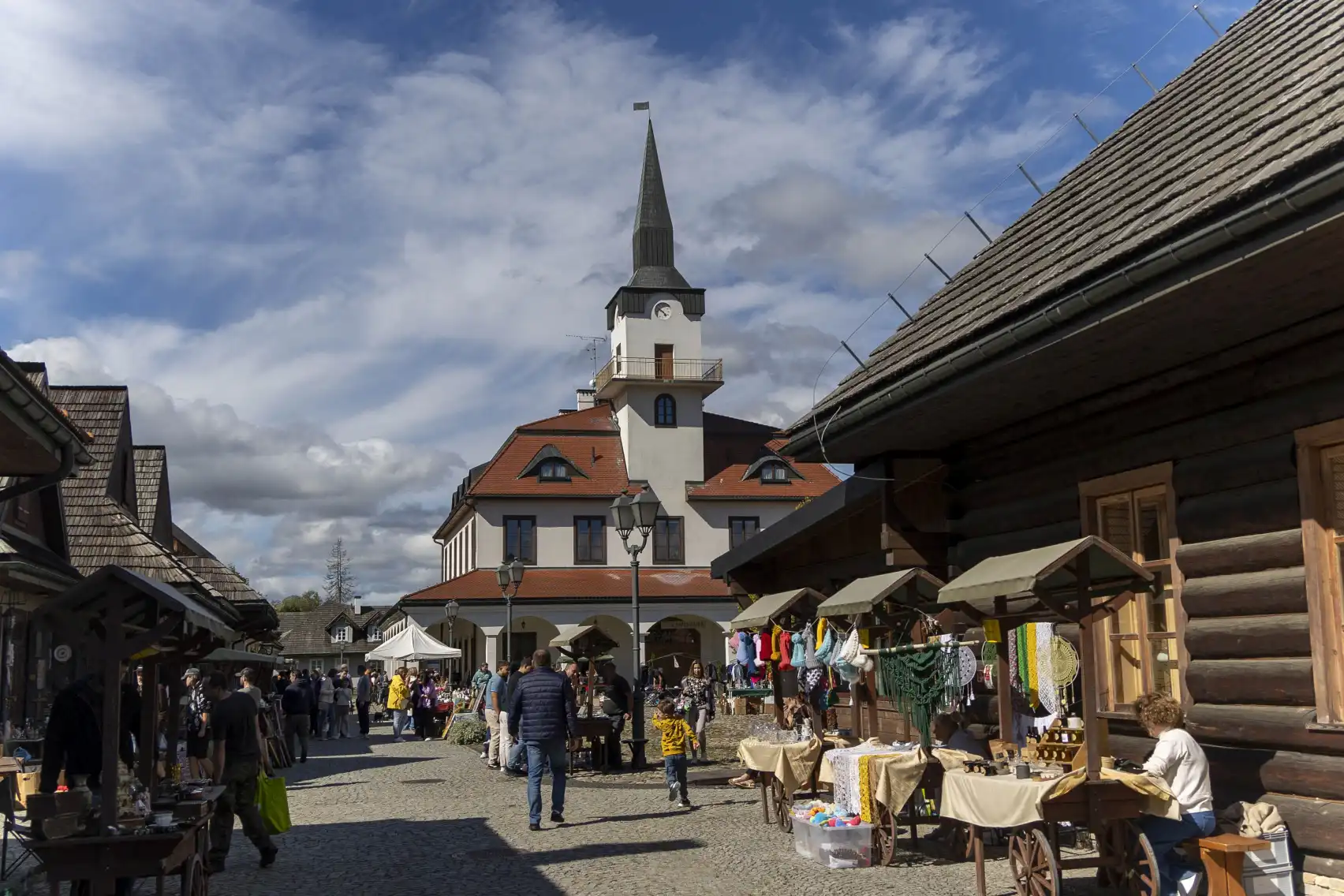 Unikatowe przedmioty z duszą. Kiermasz w Miasteczku Galicyjskim pełen skarbów