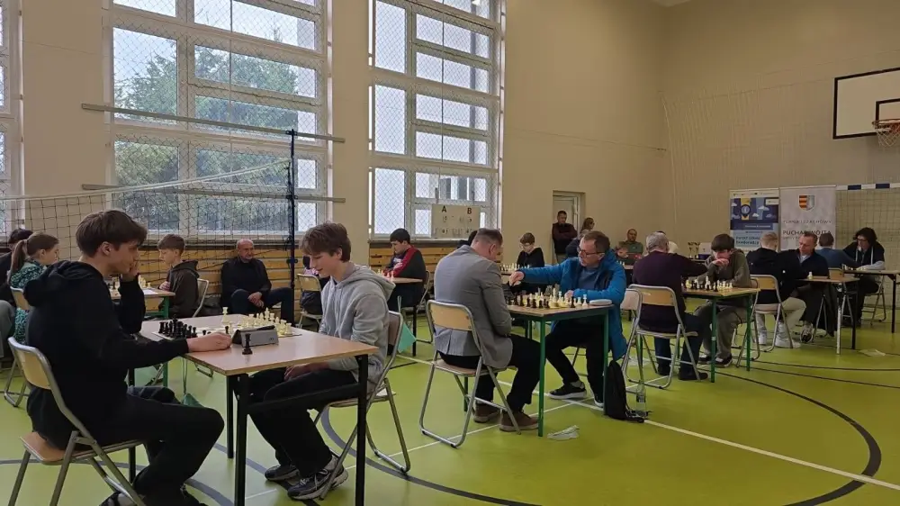 Szachowe emocje w Kamionce Wielkiej. IV turniej o puchar wójta za nami