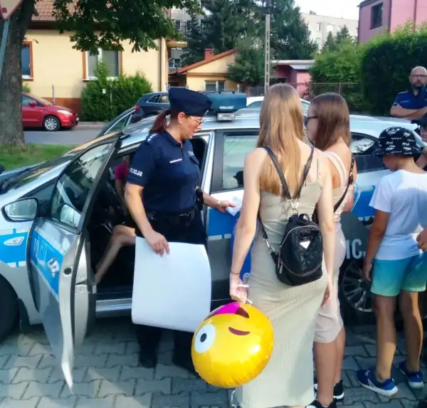 O bezpieczeństwie podczas wakacji z sądeckimi policjantami