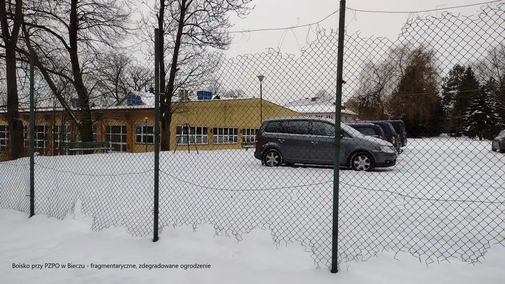 Szykuje się modernizacja infrastruktury sportowej przy Powiatowym Zespole Placówek Oświatowych w Bieczu