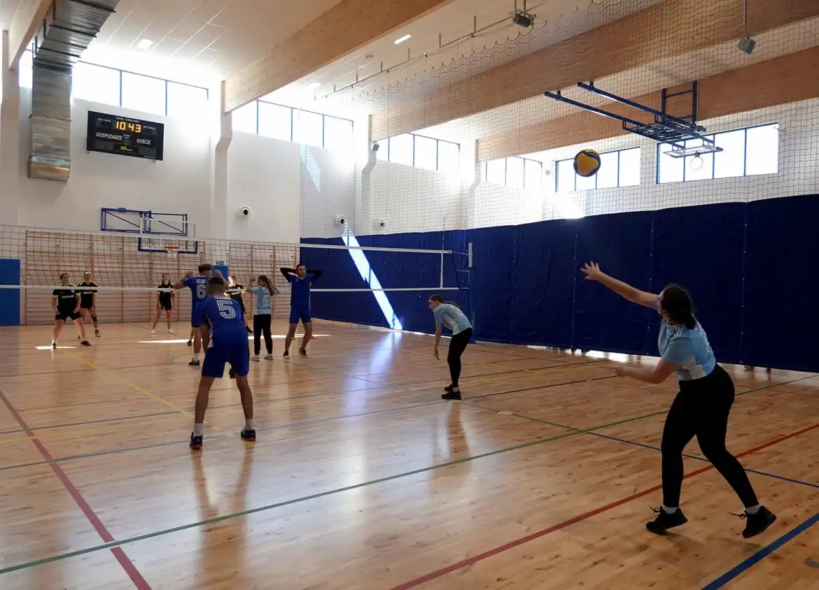 Turniej Szkół Mundurowych w Powiatowym Centrum Sportu w Marcinkowicach