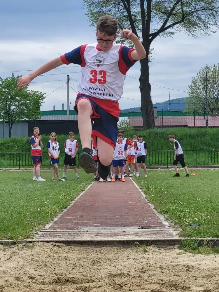 W Nawojowej rozegrano Powiatowe Zawody w Czwórboju Lekkoatletycznym