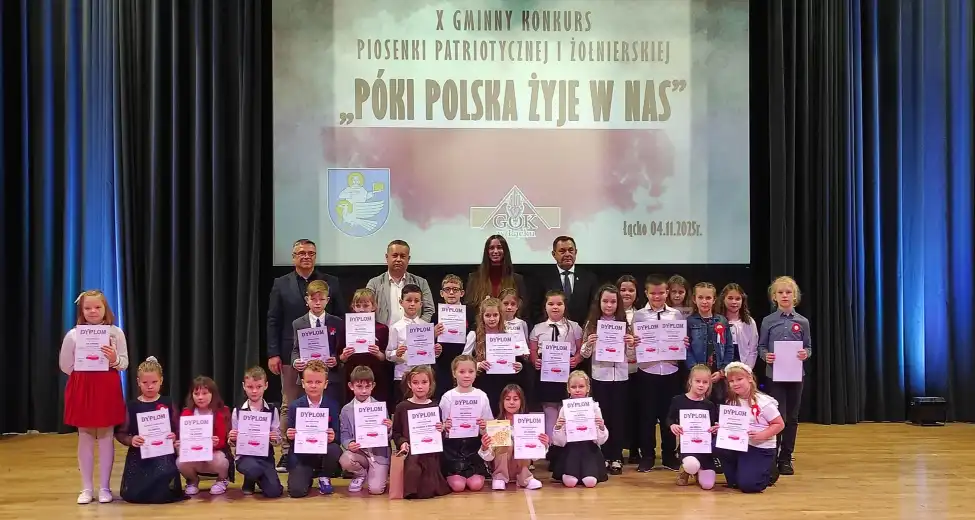 Patriotyzm wyśpiewany z serca. X Gminny Konkurs Piosenki Patriotycznej i Żołnierskiej w Łącku