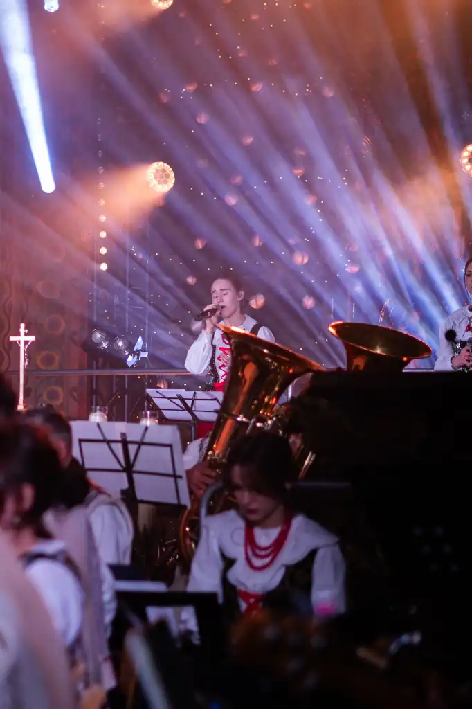 Muzyczna odyseja w świetle iluminacji. Zagórzański Koncert Noworoczny