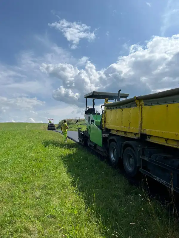 Nowy asfalt w Przysietnicy. Komfort i bezpieczeństwo na ul. Ryterskiej