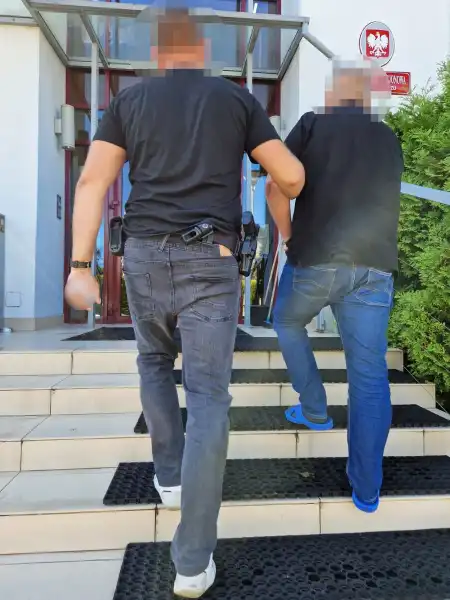 Włamywacze z Kielc zatrzymani na gorącym uczynku w Nowym Sączu
