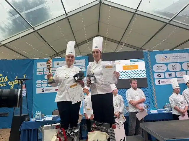 ZSP w Nawojowej na podium! Sukces uczennic w konkursie kulinarnym „Czas na rybę!”