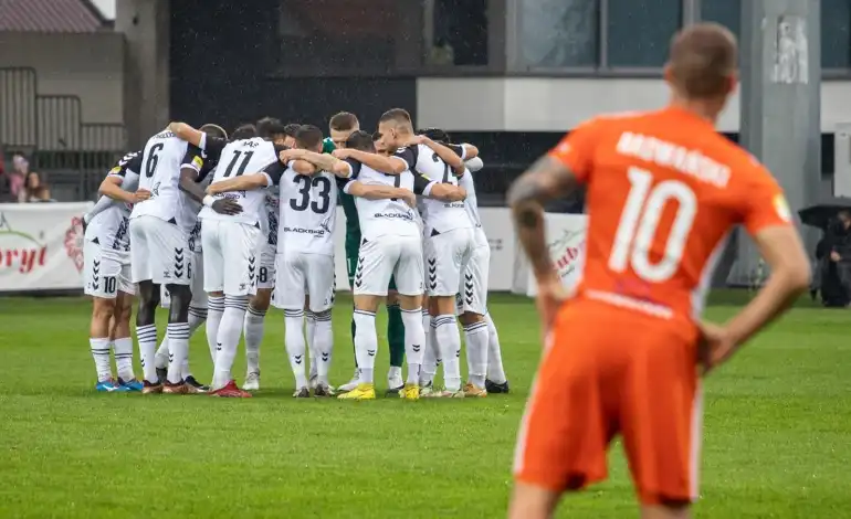 Ośmiu zawodników żegna się z zespołem Sandecji