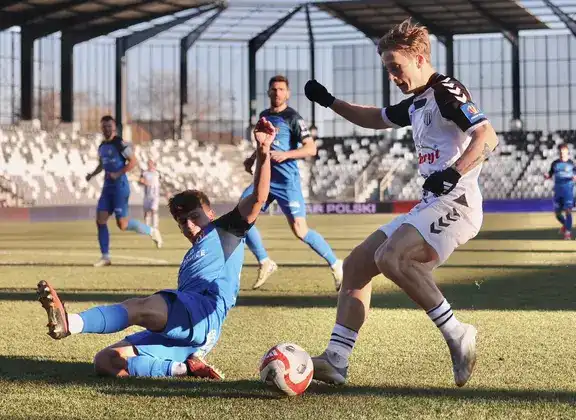 Puszcza górą w starciu z Sandecją. Awans do ćwierćfinału Pucharu Polski