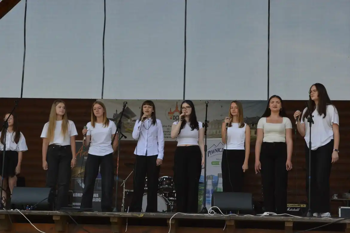 Stary Sącz rozbrzmiał muzyką i tańcem. Jubileuszowa 40. edycja Festiwalu im. Jana Joachima Czecha