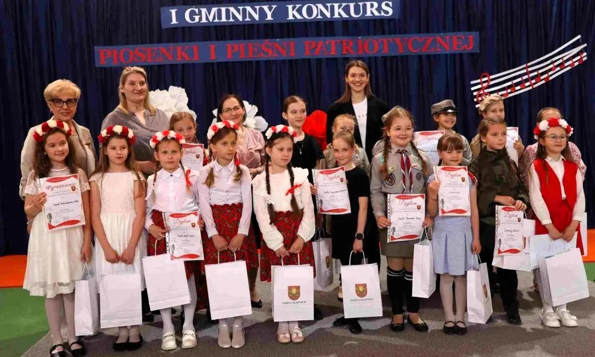 Patriotyczne głosy w Słopnicach. Uczniowie zachwycili jury