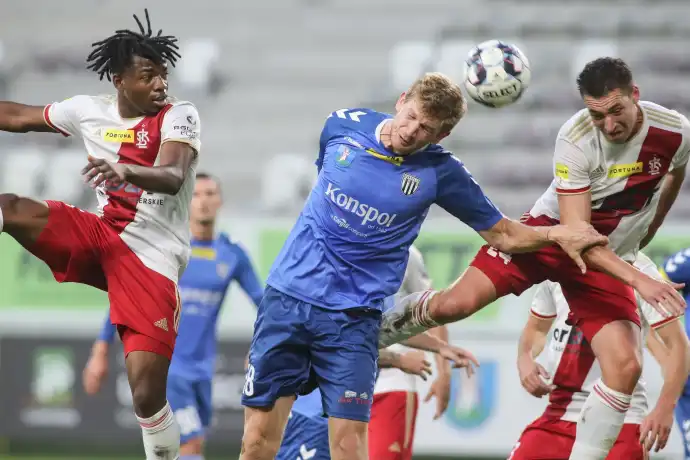 Łódzki KS pokonuje Sandecję w doliczonym czasie gry