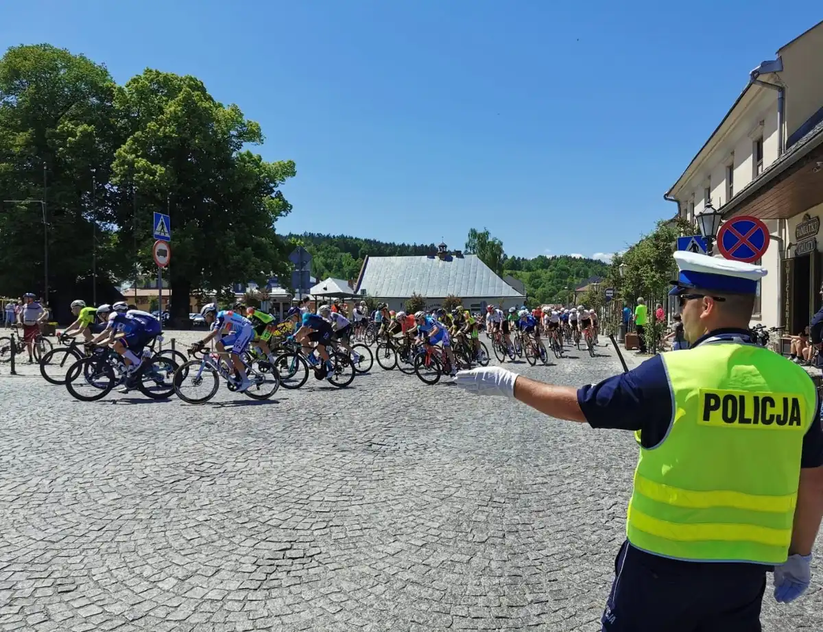 Sądeccy Policjanci dbali o bezpieczeństwo podczas 61. Małopolskiego Wyścigu Górskiego