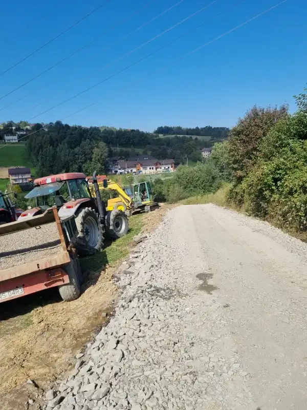 W Gminie Korzenna przybywa betonowych dróg