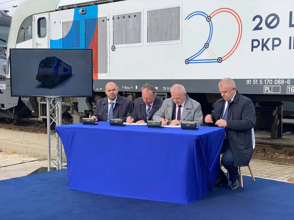Newag dostarczy PKP Intercity 10 nowoczesnych lokomotyw rozwijających prędkość 200km/h