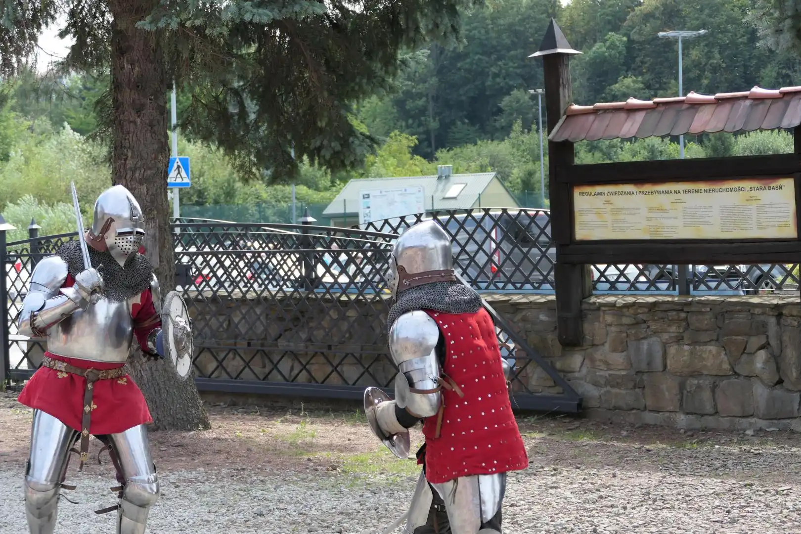 Dni otwarte zamku Stara Baśń w Grybowie: Magia średniowiecza w pełnej krasie