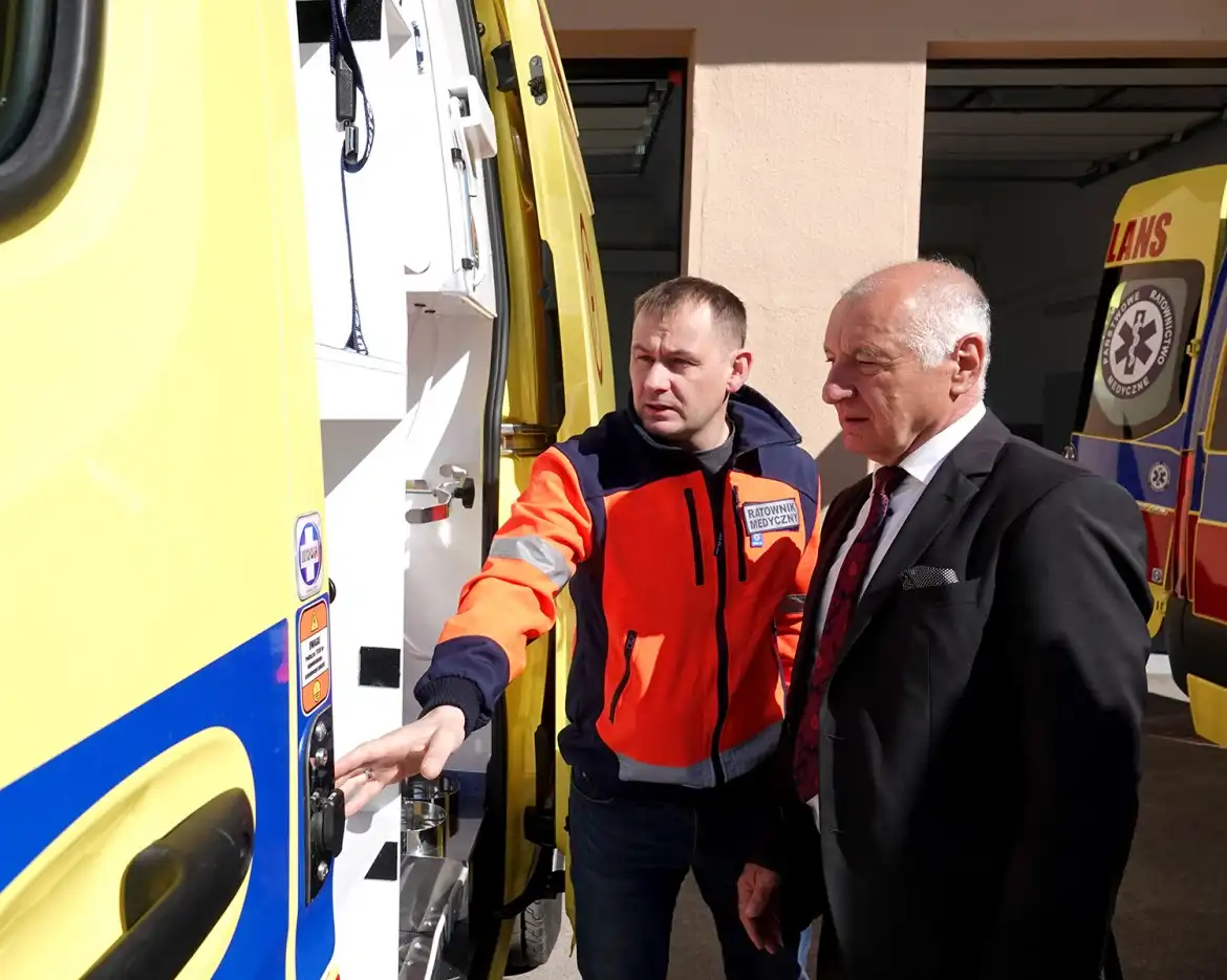 Sądeckie Pogotowie Ratunkowe wzbogaciło się o trzy nowe karetki