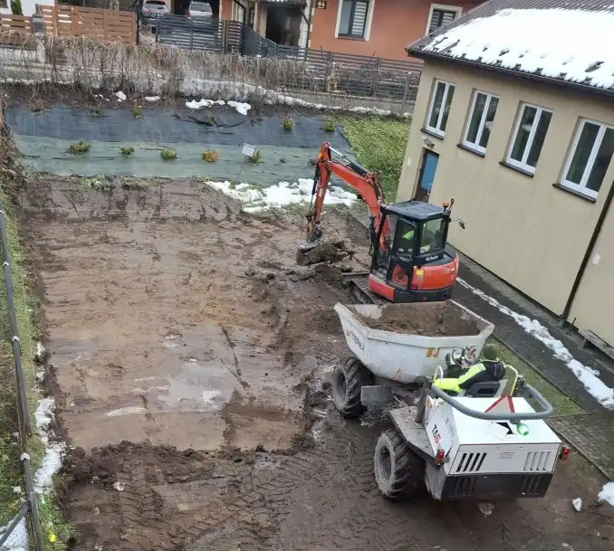 Przy Szkole Podstawowej w Głębokiem powstaje nowy parking