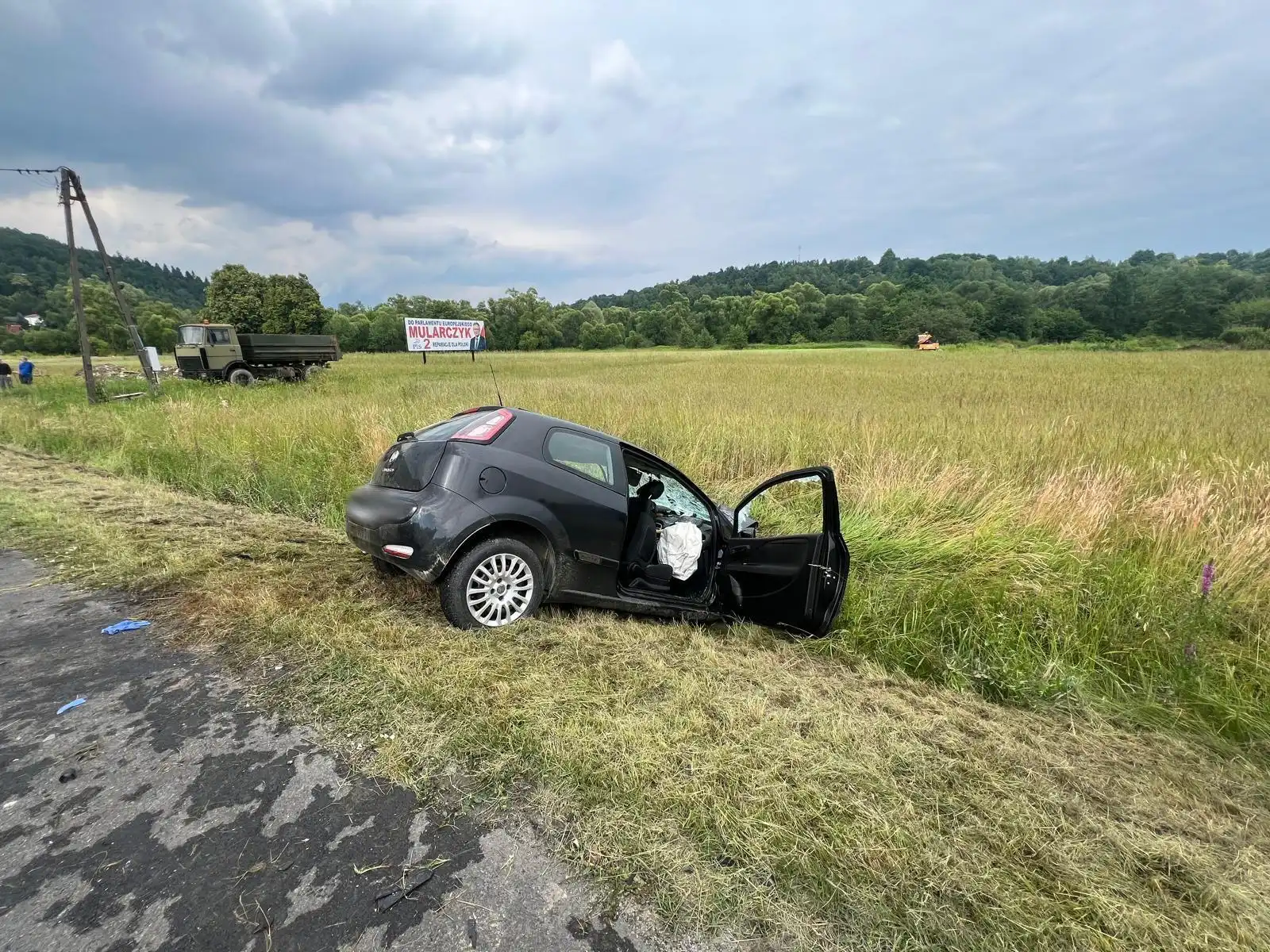 Wypadek na DK75 w Witowicach Dolnych. Zderzyły się dwa pojazdy