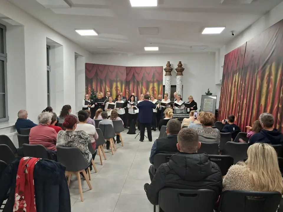 Kolędy zabrzmiały w Szkole Ludowej w Binarowej