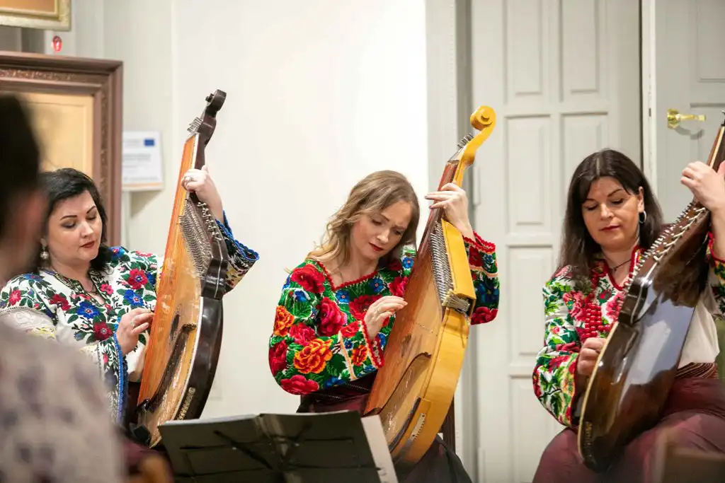 Koncert ukraińskich bandurzystek w Muzeum Okręgowym