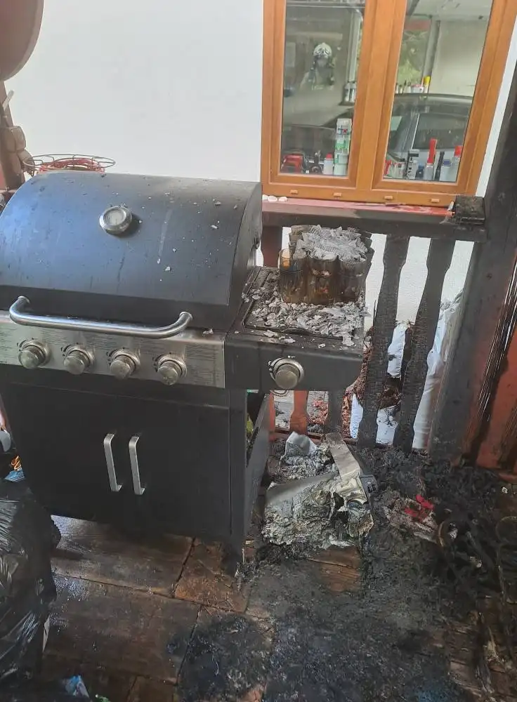 Pożar altany w Królowej Górnej. Winna kuchenka gazowa