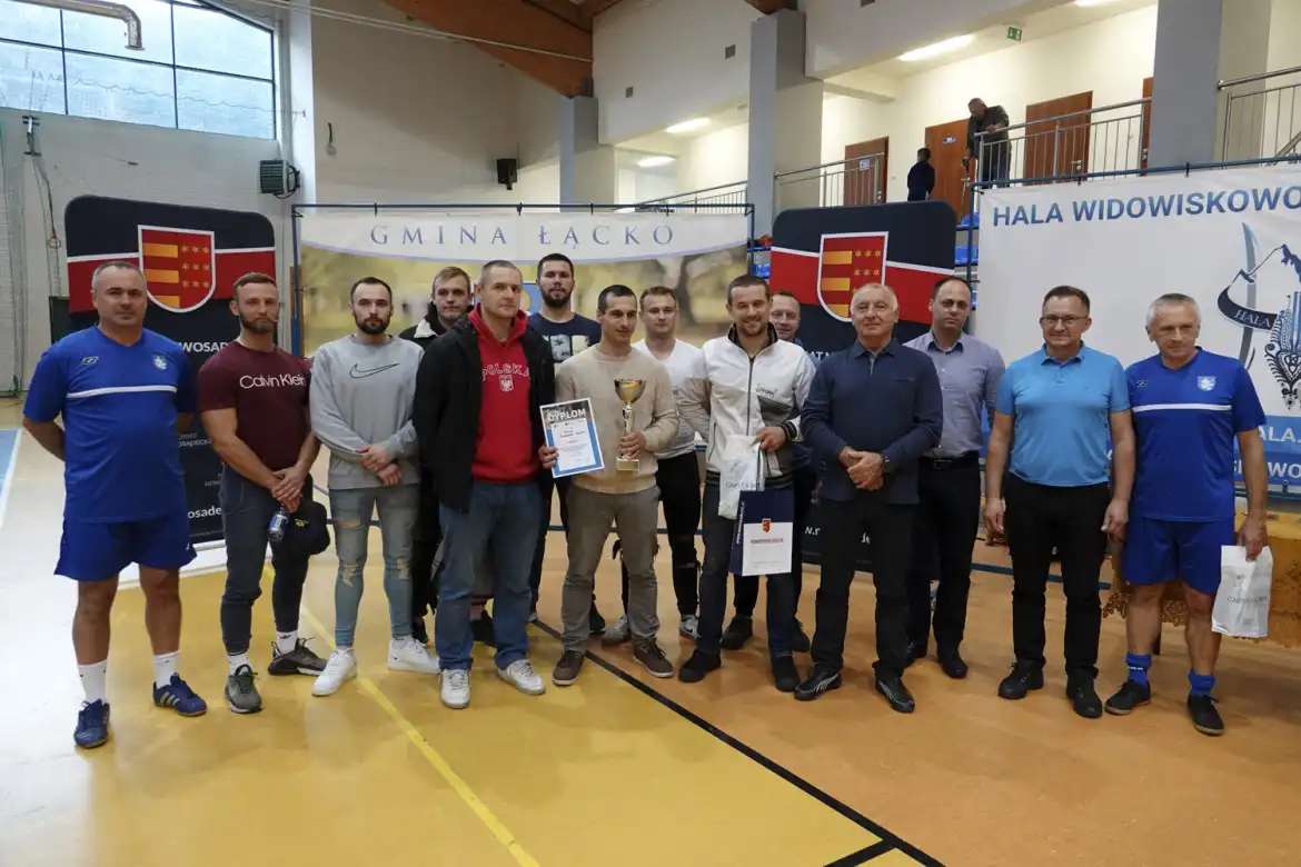 W Łącku rozegrano Powiatowy Halowy Turniej Piłki Nożnej Pracowników Samorządowych i Służb Mundurowych