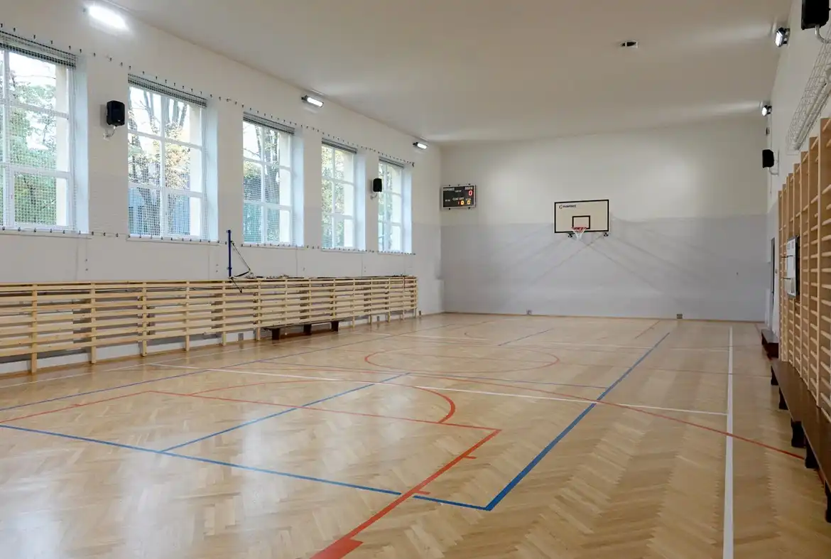 Sala gimnastyczna w ZS w Starym Sączu po modernizacji